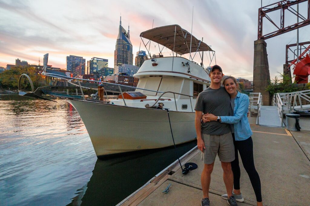 Jenn Elliott and PIVOT in front of the Nashville skyline on their Nashville Side Trip