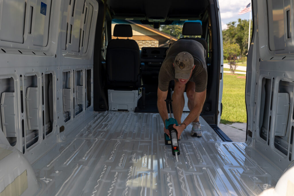 elliot laying sealant for xps foam and metal floor